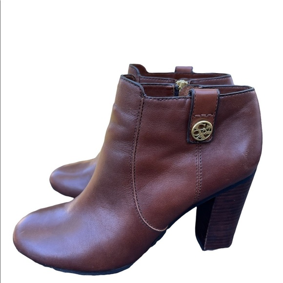 Coach women’s Tavi Brown leather round toe chunky heel booty shoes size 9.5 - Picture 1 of 16